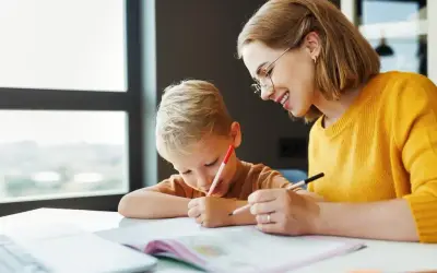 Nauczanie domowe na czym polega – poznaj wady i zalety tej formy edukacji